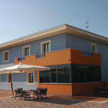 Motel - Hotel Nautico פוצאלו מראה חיצוני תמונה