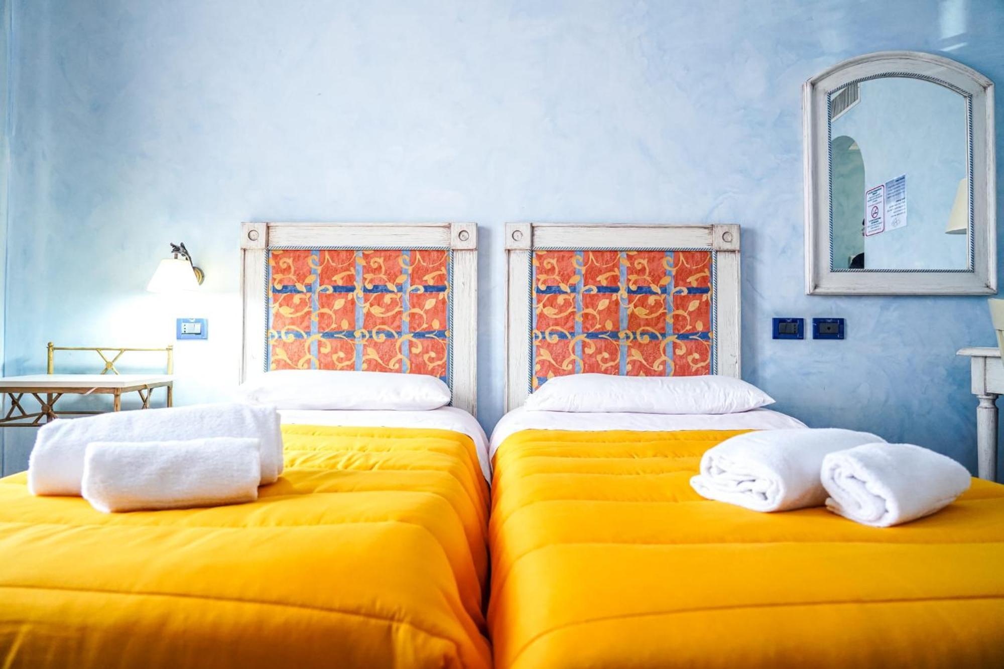Motel - Hotel Nautico פוצאלו מראה חיצוני תמונה